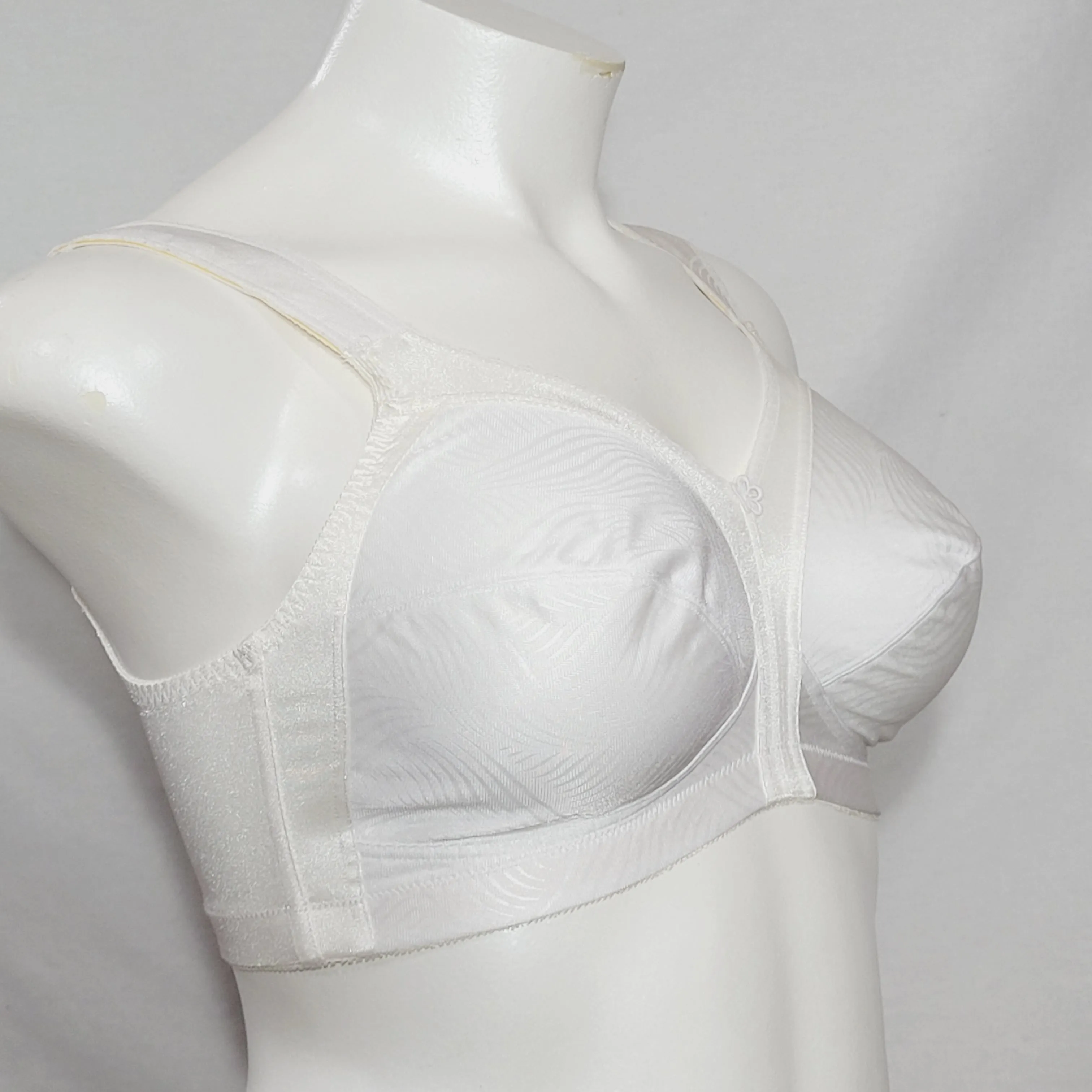 Exquisite Form 2558 Jacquard Satin Divided Cup Wire Free Bra 42C White NWOT